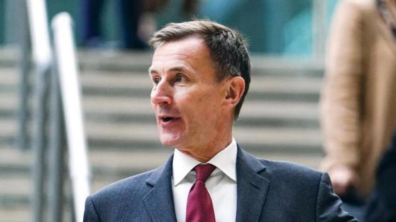 انگلیس توان کاهش مالیات را ندارد