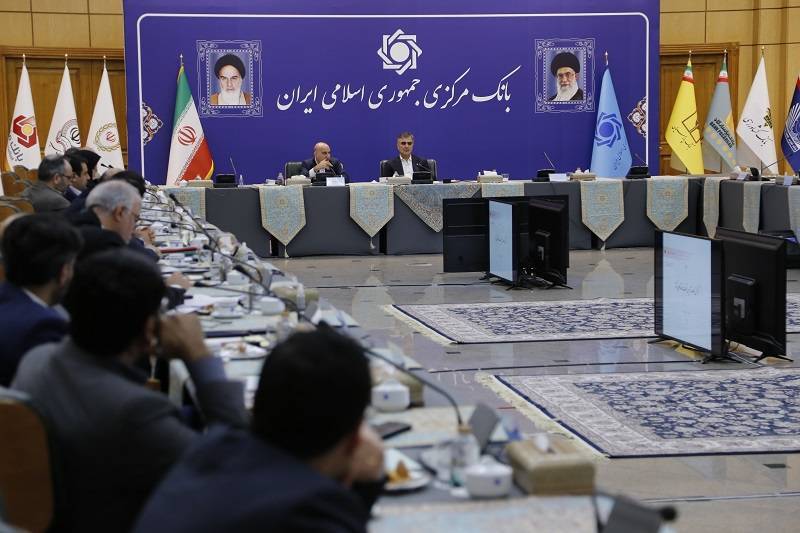 بانک‌های تجاری باید با فروش بنگاه‌ها، از بنگاه‌داری خارج شوند/ دسته‌بندی بانک‌ها در قالب فعالیت‌های تخصصی