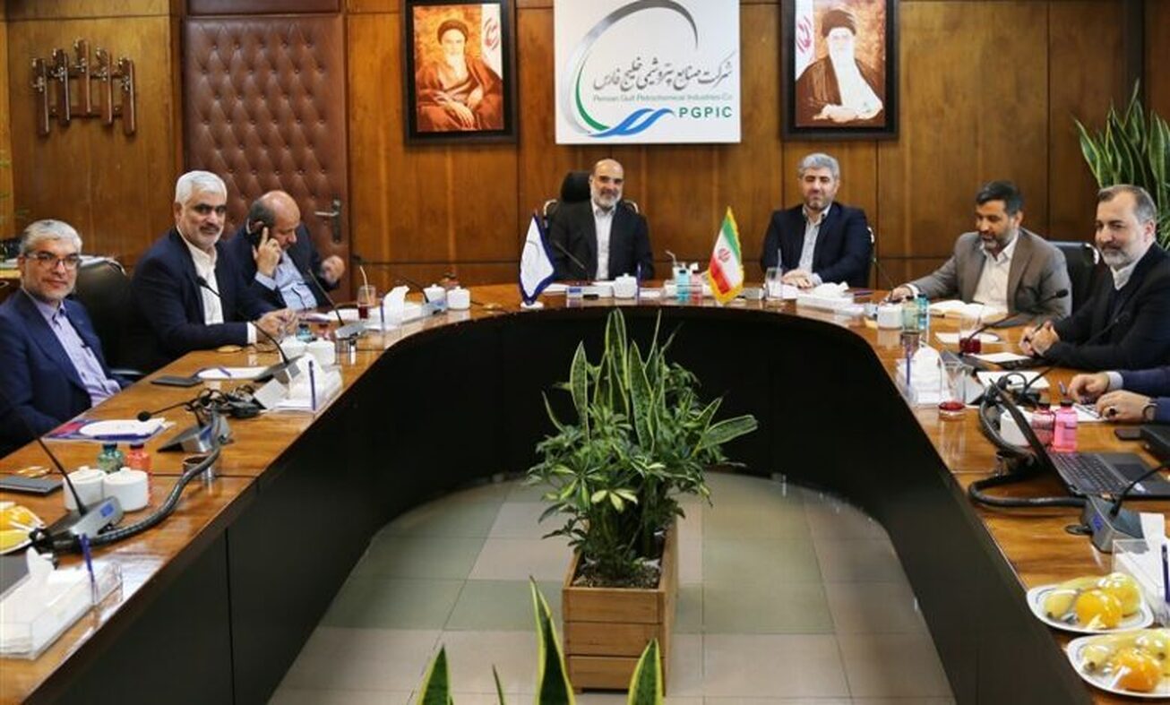 توافق چهارگانه تاپیکو و هلدینگ خلیج فارس  ورود قطب‌های پتروشیمی ایران به بخش بالادستی صنعت نفت و گاز