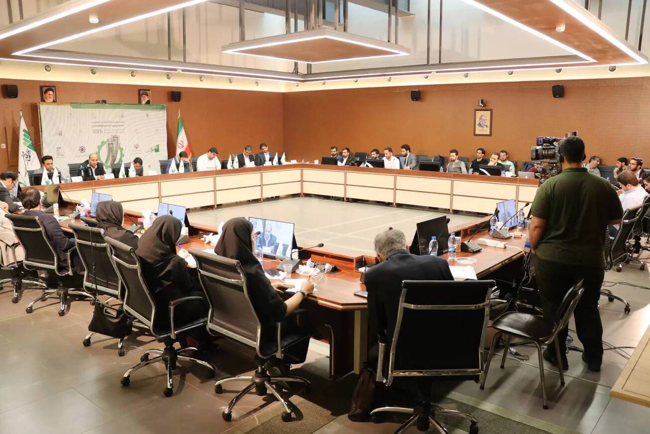 افتتاحیه دهمین همایش سالانه اقتصاد مقاومتی برگزار شد  محورهای همایش «حکمرانی ارزی؛ ثبات و رونق اقتصادی»