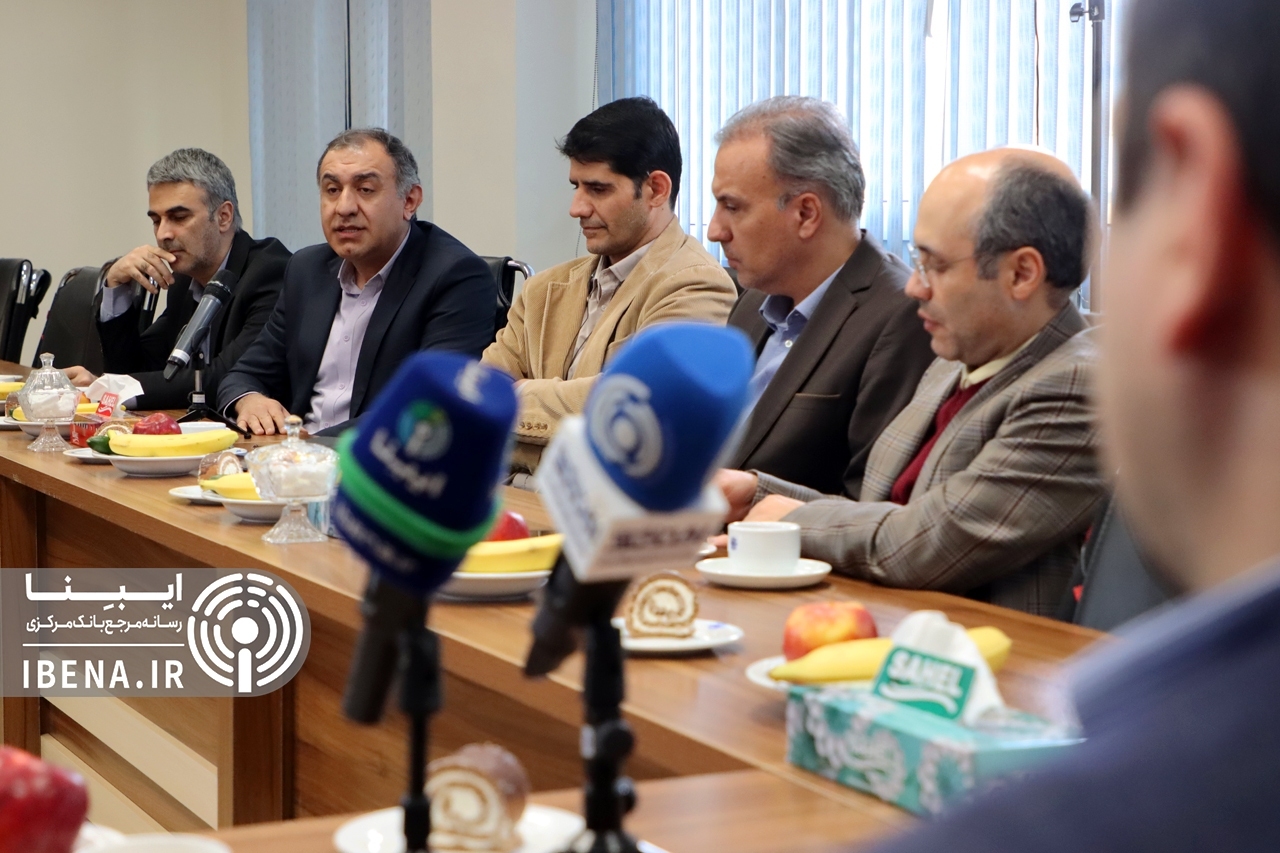 بازدید مدیران گروه ملی انفورماتیک از موسسه مطبوعاتی بازار پول و ارز