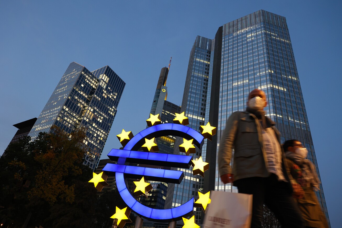 بدبینی مصرف‌کنندگان منطقه یورو از روند آتی تورم و رشد اقتصادی