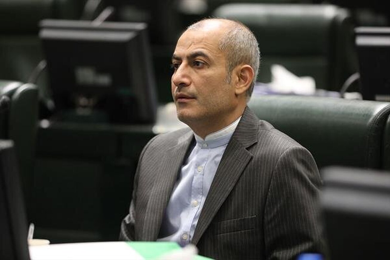 توانگر: دولت واردات و تولید خودرو‌های برقی و هیبریدی را ابلاغ کند