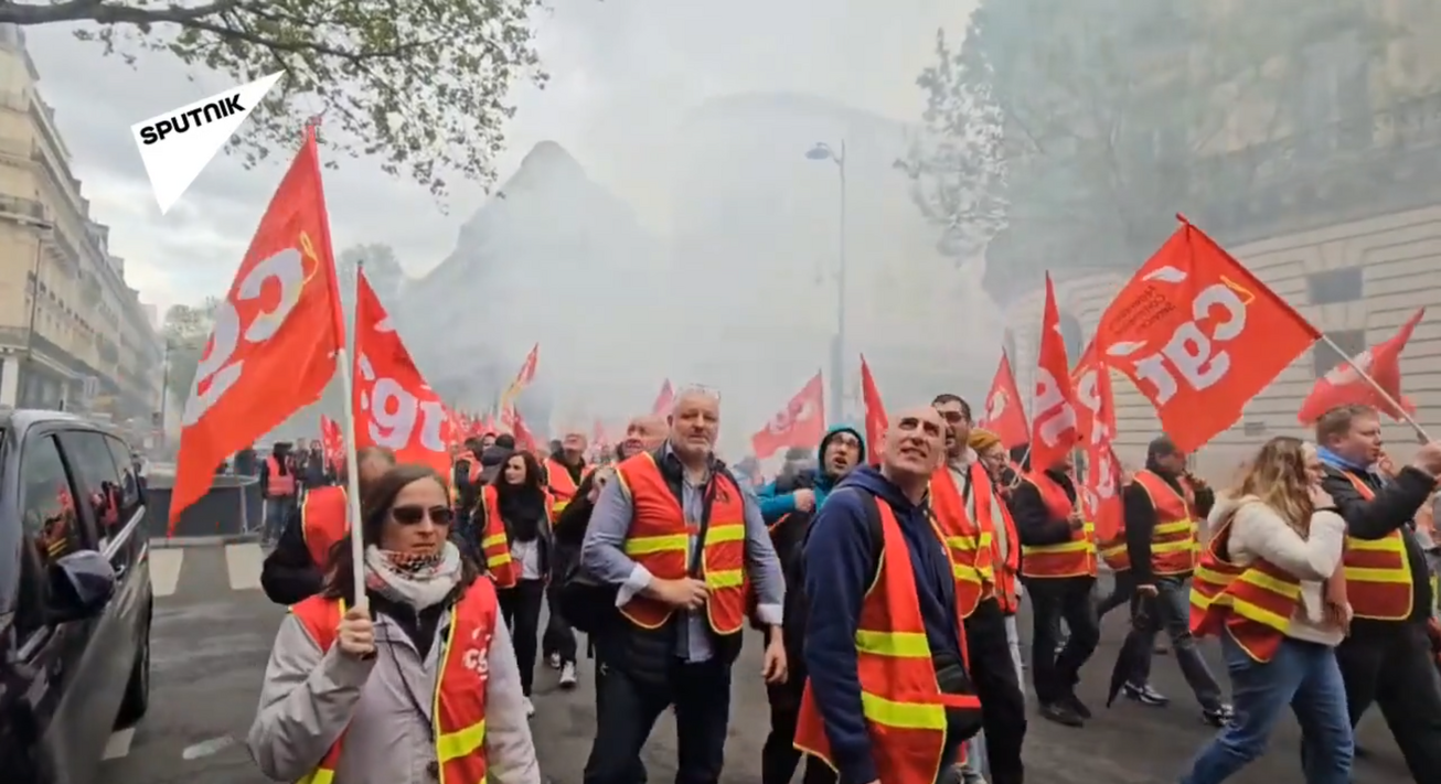 اعتصاب در پاریس علیه شرایط سخت کاری