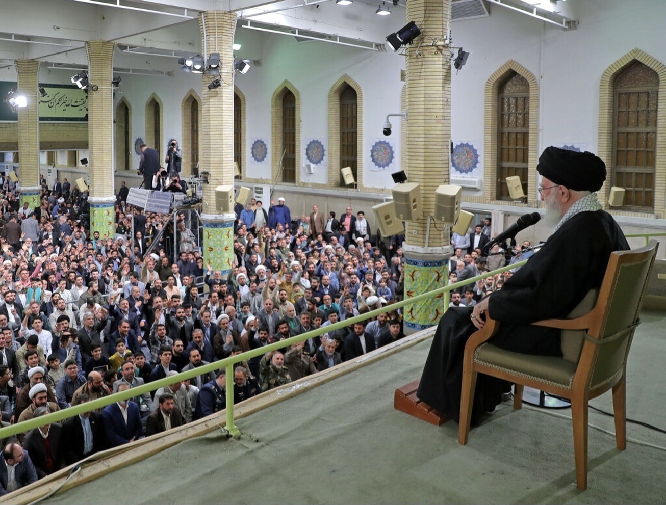 نگاهی پژوهشی به پیش‌نیازهای تحقق شعار سال ۱۴۰۳