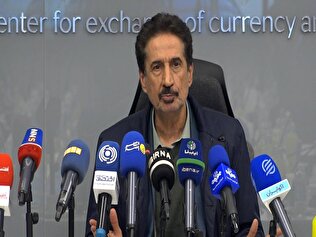 اولویت بانک مرکزی کمک به تقویت تولید و صادرات است