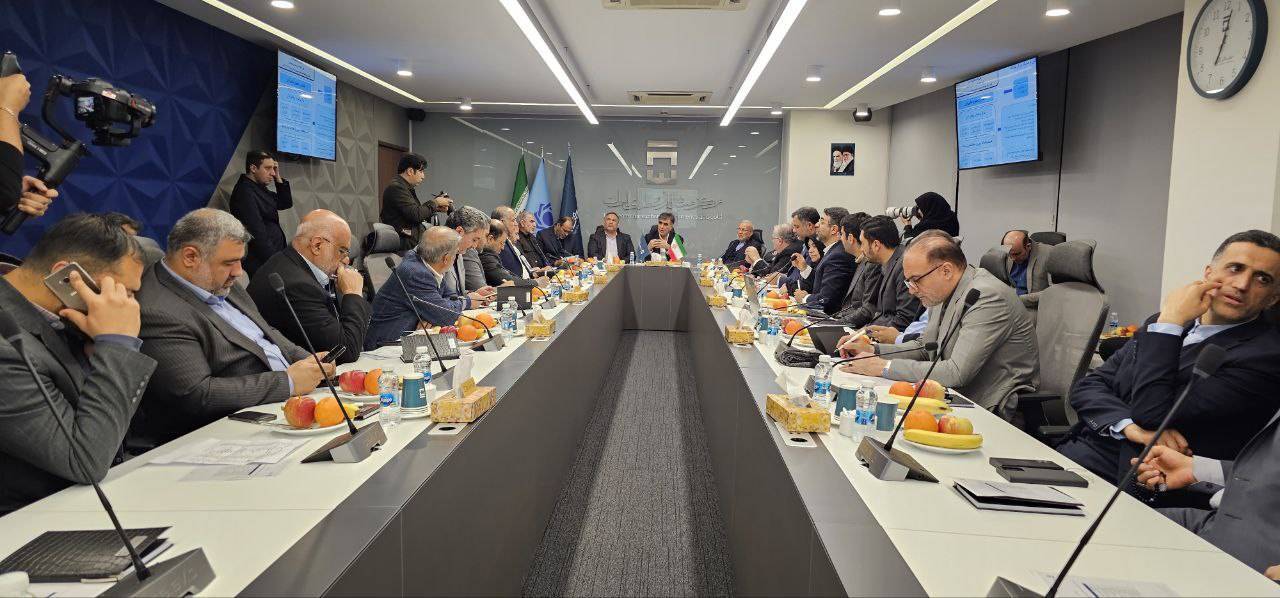 ‏برگزاری جلسه مشترک بانک مرکزی و کمیسیون اقتصادی مجلس در مرکز مبادله/ حجم معاملات در بازار ارز تجاری از یک میلیارد و ۸۸۳ میلیون دلار گذشت