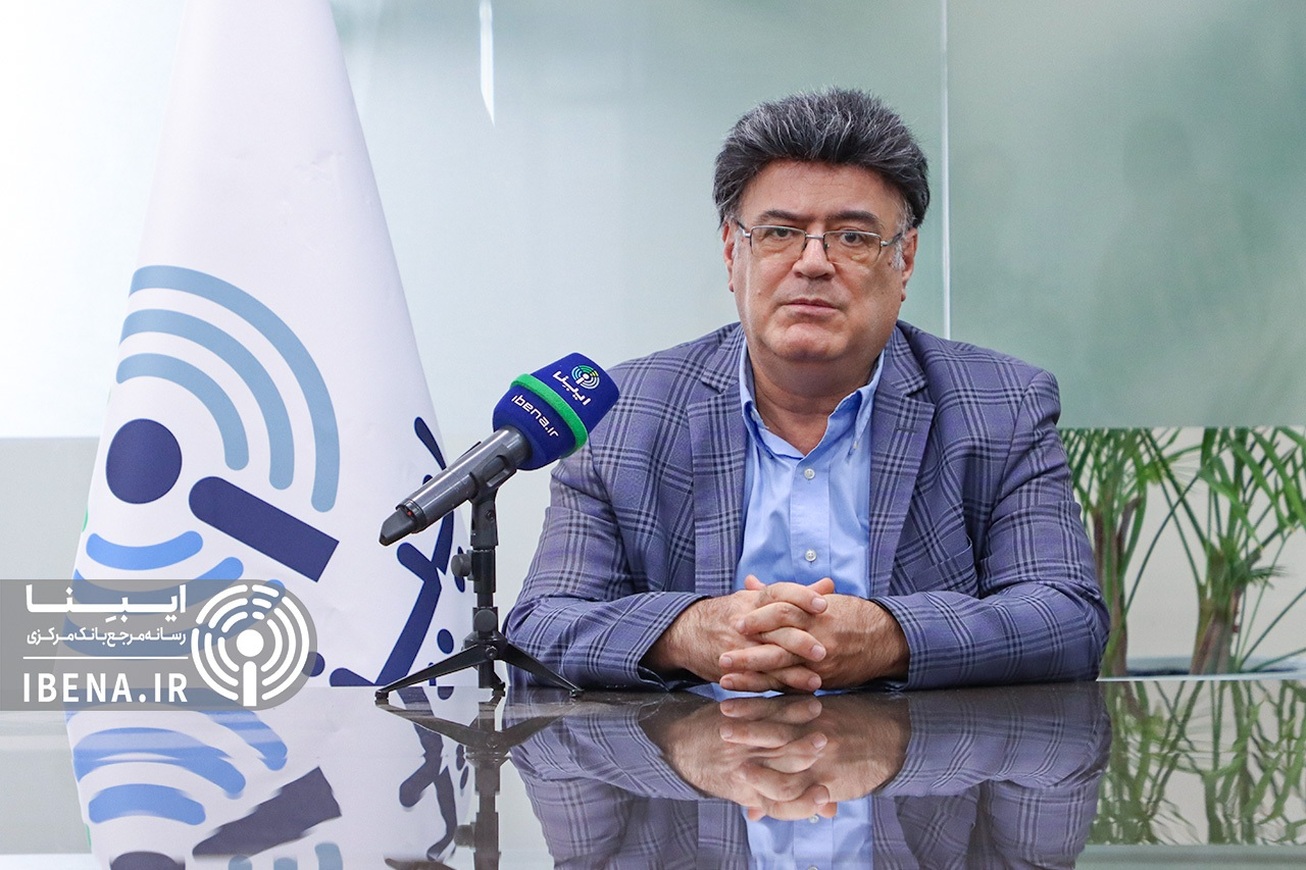 راهکار پایان دادن به تقاضای کاذب دلار  دولت نباید در کار بانک مرکزی دخالت کند