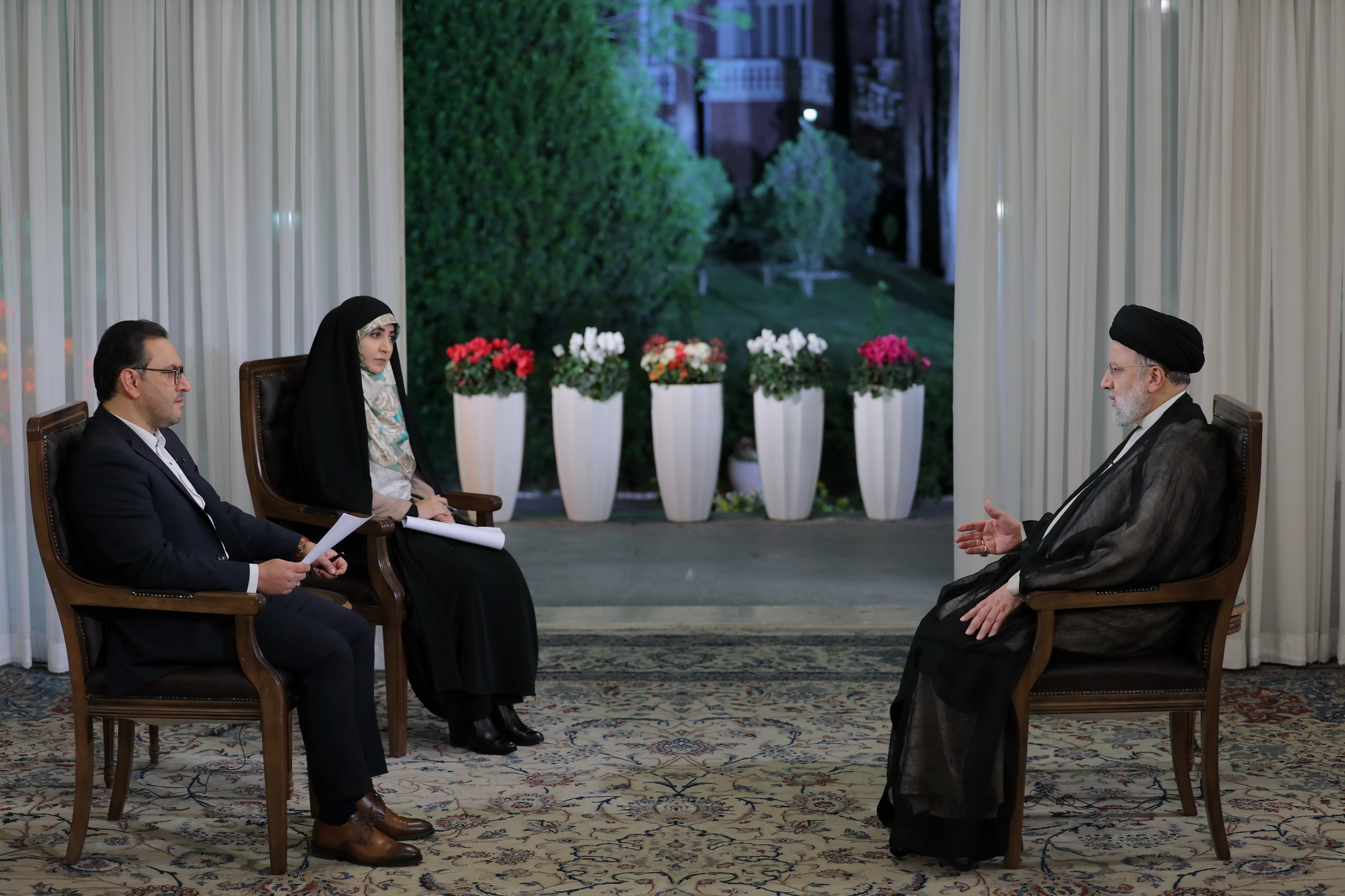 روزانه پیگیر وضعیت سفره و معیشت مردم هستم/ کاهش نقدینگی به کانال ۳۰ درصد