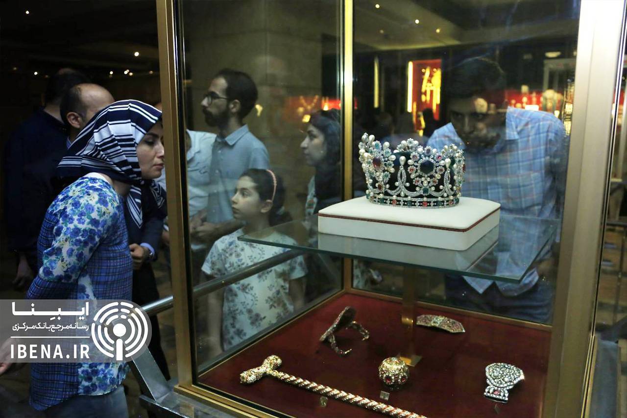 آغاز بازدید از خزانه جواهرات ملی + عکس