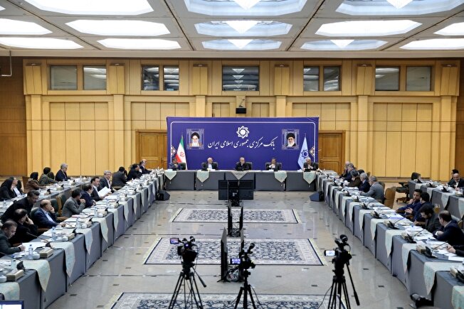 هیچ کمبودی در تامین و توزیع کالا نباید احساس شود/ برخورد جدی و قاطع با هرگونه احتکار و گرانفروشی