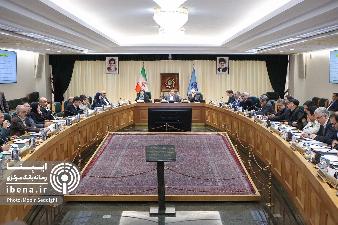 اتخاذ تدابیر ویژه برای حمایت از تولید و تسهیل&zwnj;گری در تامین مواد اولیه و ماشین&zwnj;آلات صنعتی