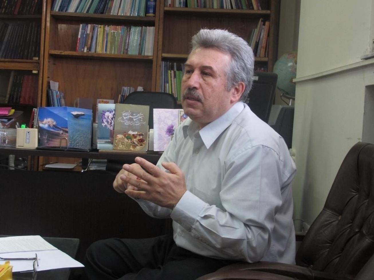 تک نرخی شدن ارز؛ تنها راه نجات اقتصاد است/ اجرای سیاست‌های اصلاحی با تعامل و انسجام تیم اقتصادی دولت