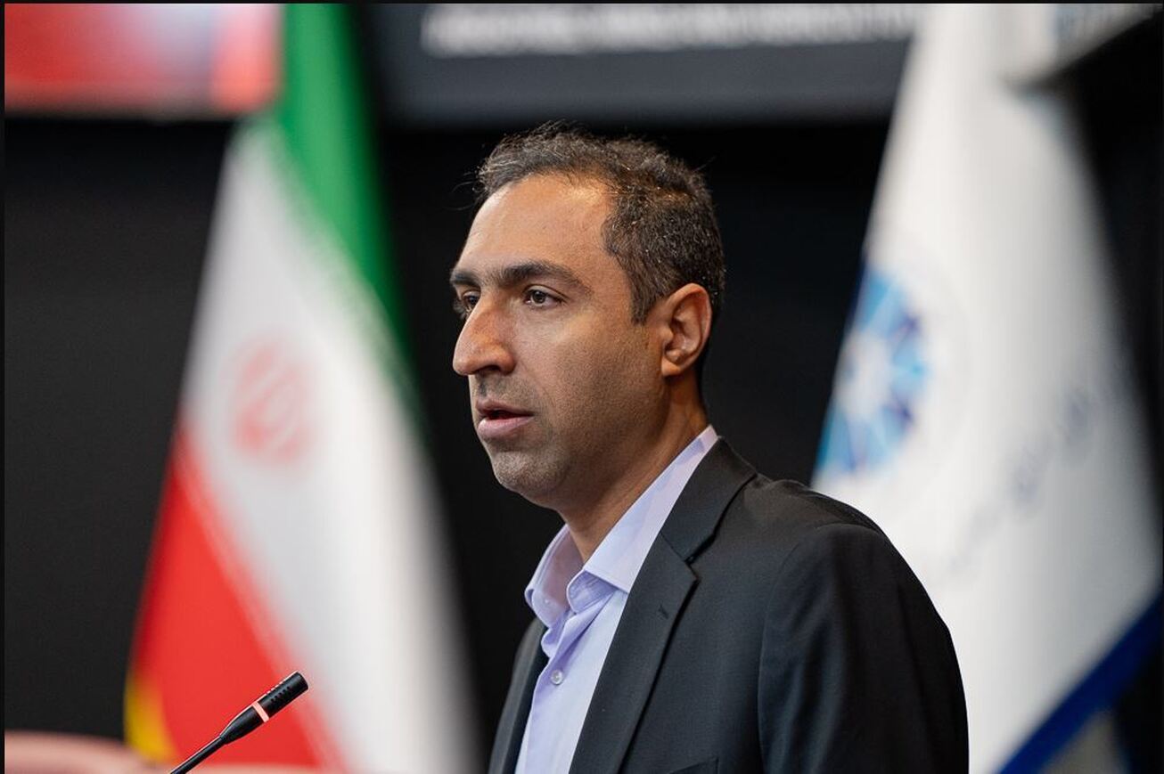 حذف ارز ترجیحی تصمیم درست و شجاعانه‌ای بود/ مدیریت بهینه و حفظ منابع کشور با تک‌نرخی شدن ارز/ سیاست اشتباهی که شبیه به «پول‌پاشی» عمل کرد