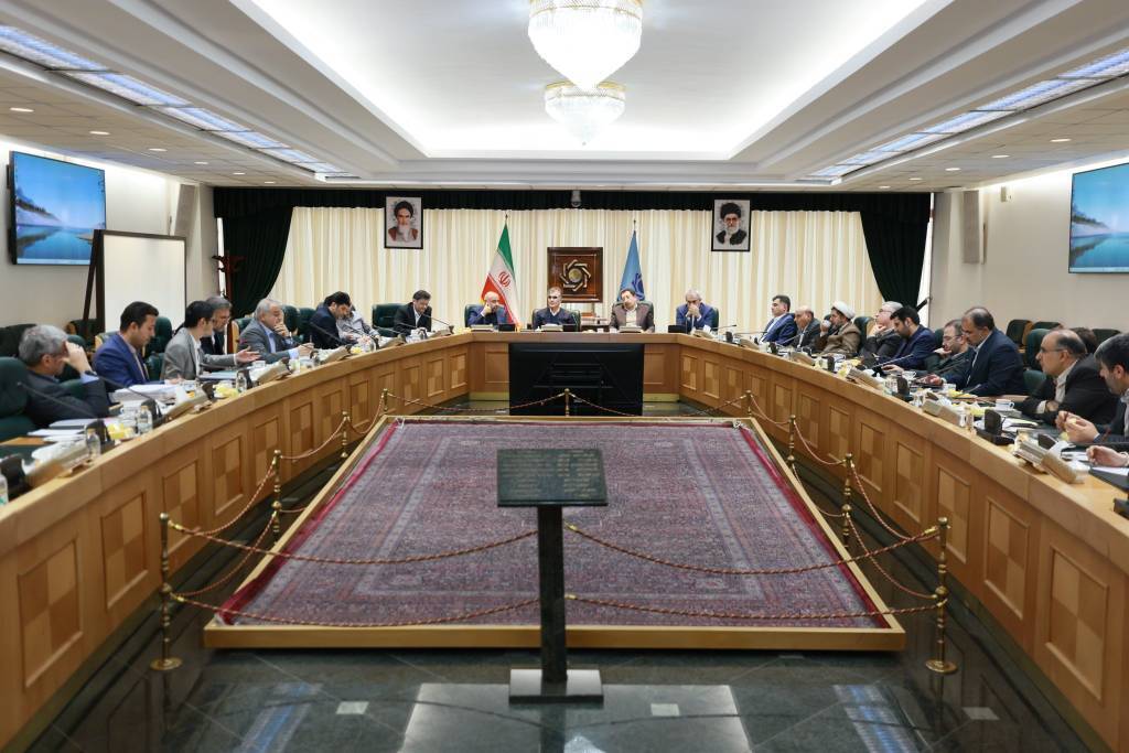 تشکیل جلسه هماهنگی تیم اقتصادی دولت در بانک مرکزی/ سیاست‌های ارزی، تجاری و معیشتی مردم بررسی شد