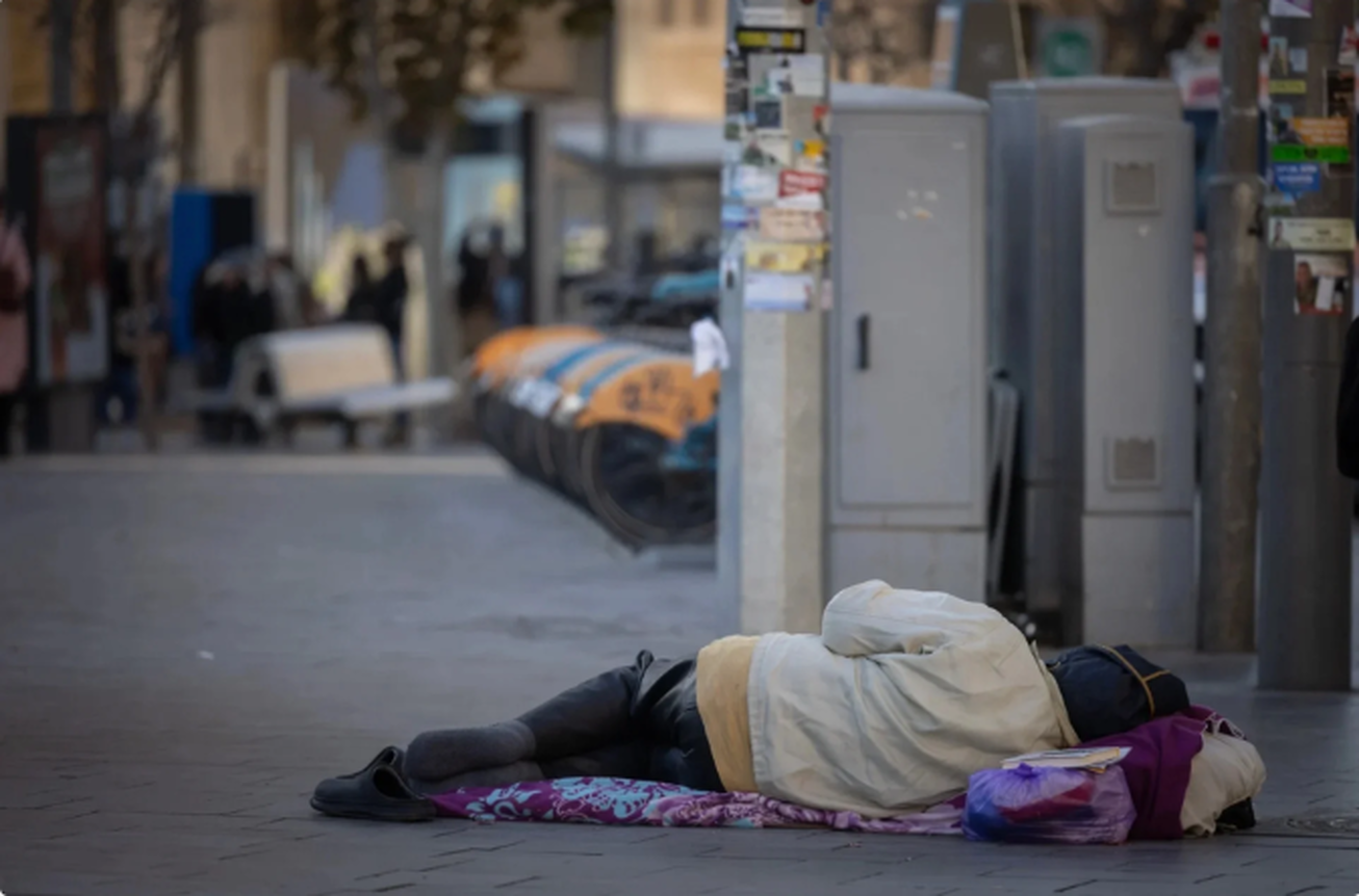 خط فقر در اسرائیل بالا رفت؛ جنگ و خدمت سربازی درآمد خانواده‌ها را بلعید