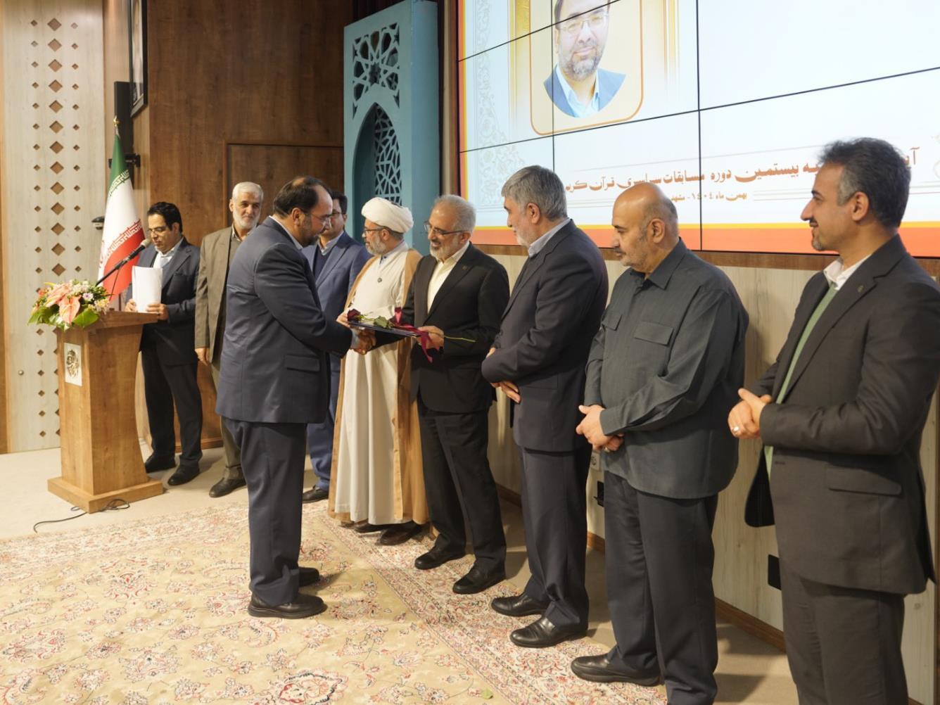 دکتر خورسندیان: قرآن باید به «رفتار سازمانی» در بانک مسکن تبدیل شود/ روایتی از فرایند تسویه طلب ۶۶۰ میلیون دلاری و دستاوردی مهم در ترازنامه مالی بانک