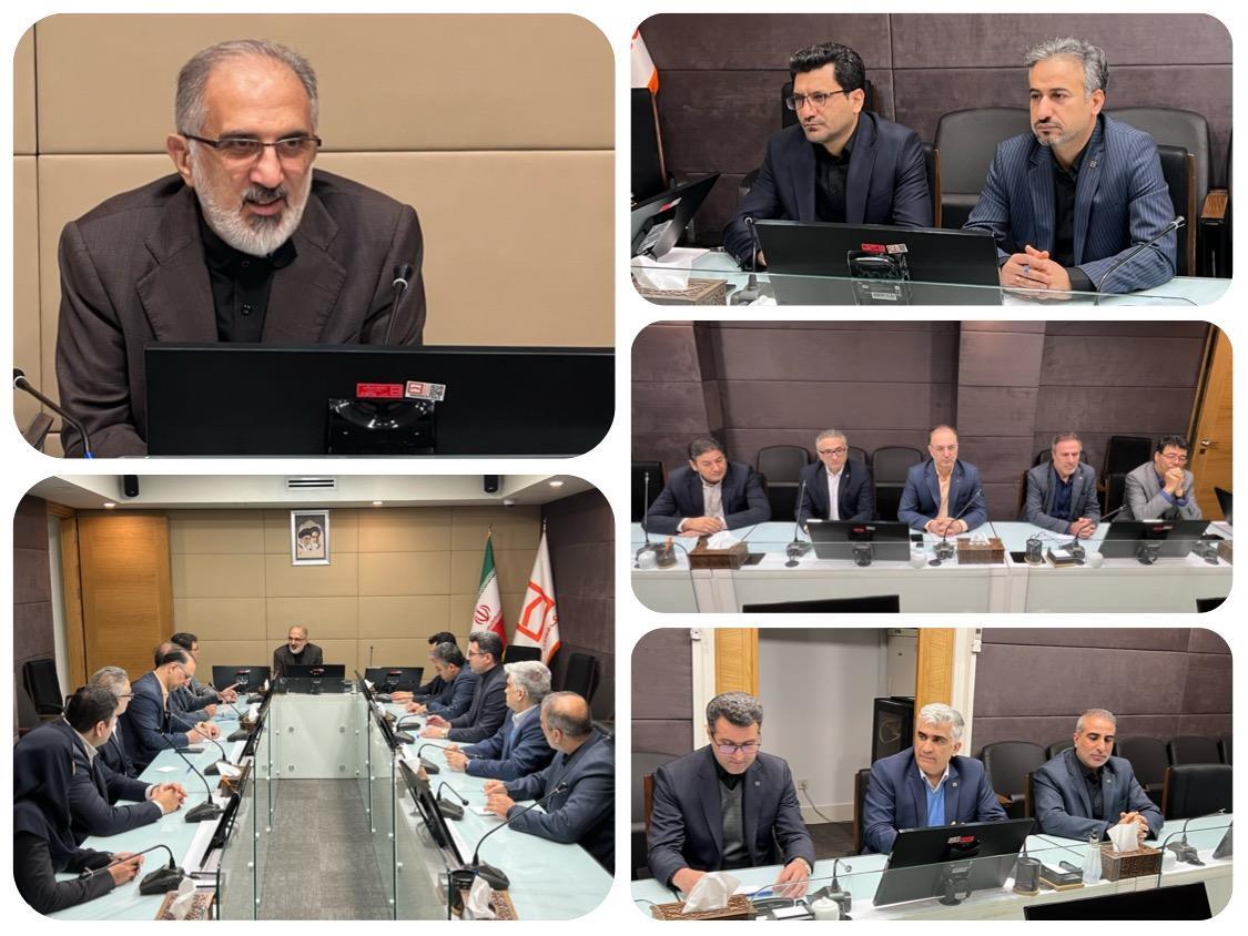 خورسندیان: بازرسان بانک در شعب کشیک بر فرایند خدمت رسانی به مشتریان نظارت کنند