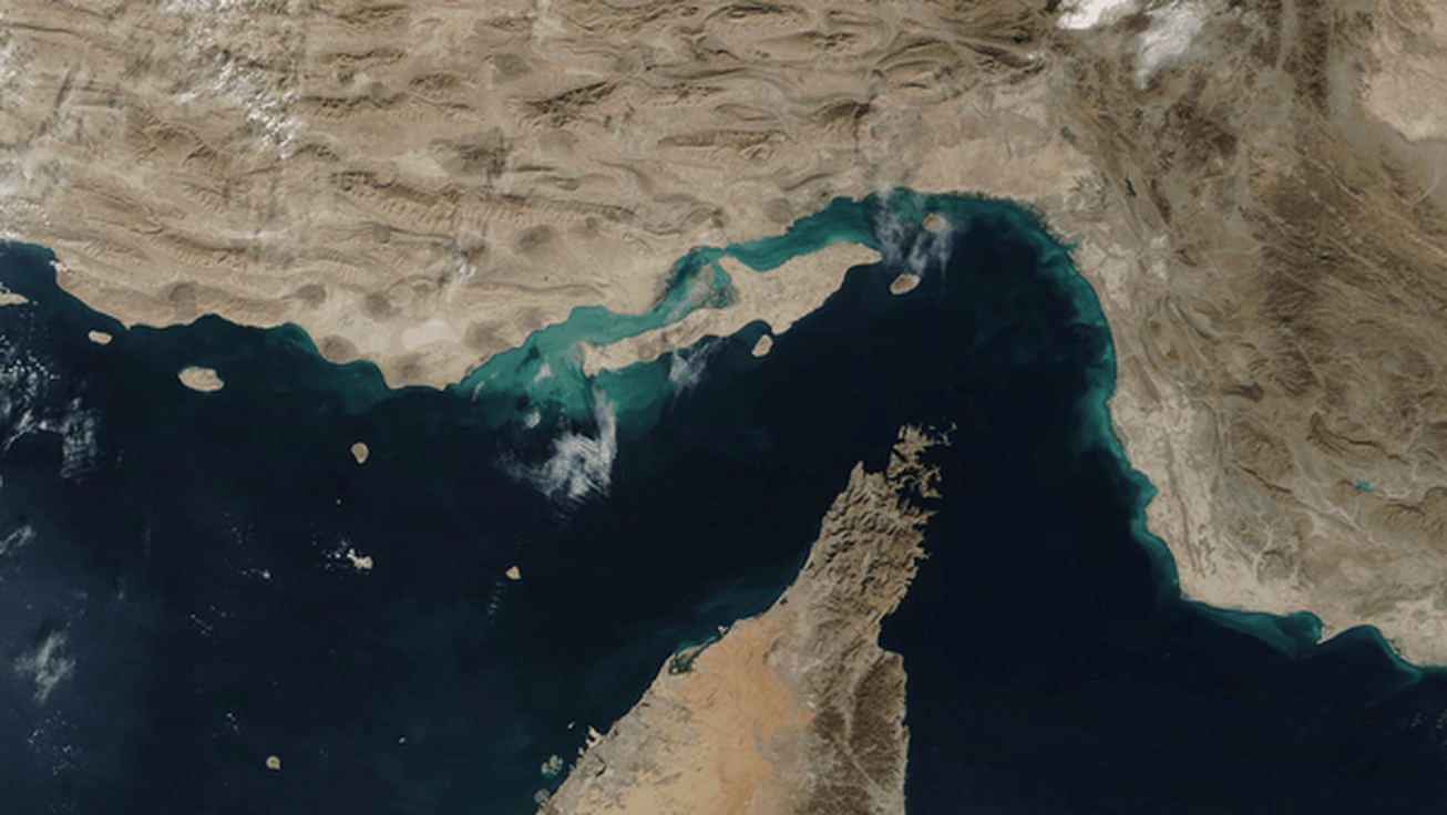 رویترز: تنگه هرمز ایران را بازیگر کلیدی انرژی در جهان کرد