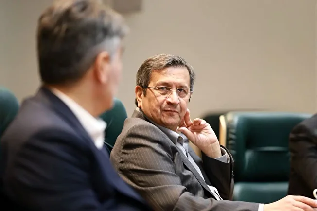 روایت ۹۴ ماه نوسان دلار/ کدام رئیس کل موفق‌تر بود؟