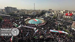 حضور پرشور مردم تهران در مراسم تشییع و وداع با شهدای اقتدار