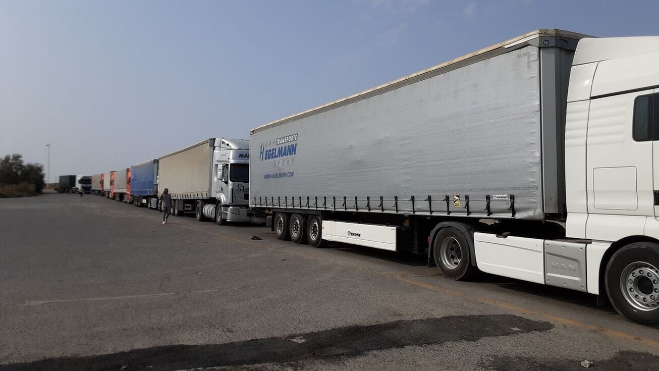 گمرک: ترخیص شبانه‌روزی کالاهای اساسی و ضروری همچنان ادامه دارد