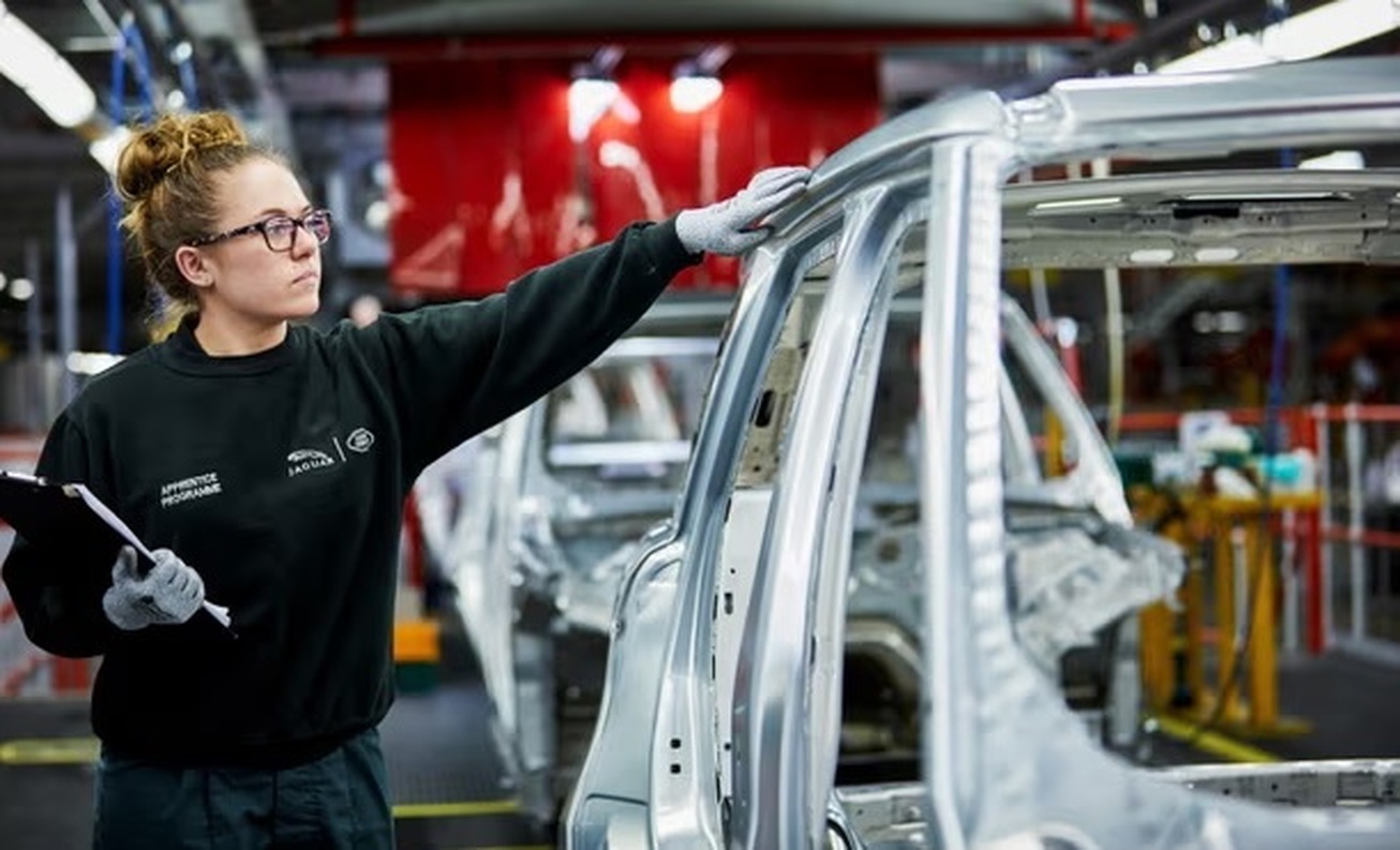 مرسدس و پورشه در بحران وابستگی خطرناک به بازار آمریکا