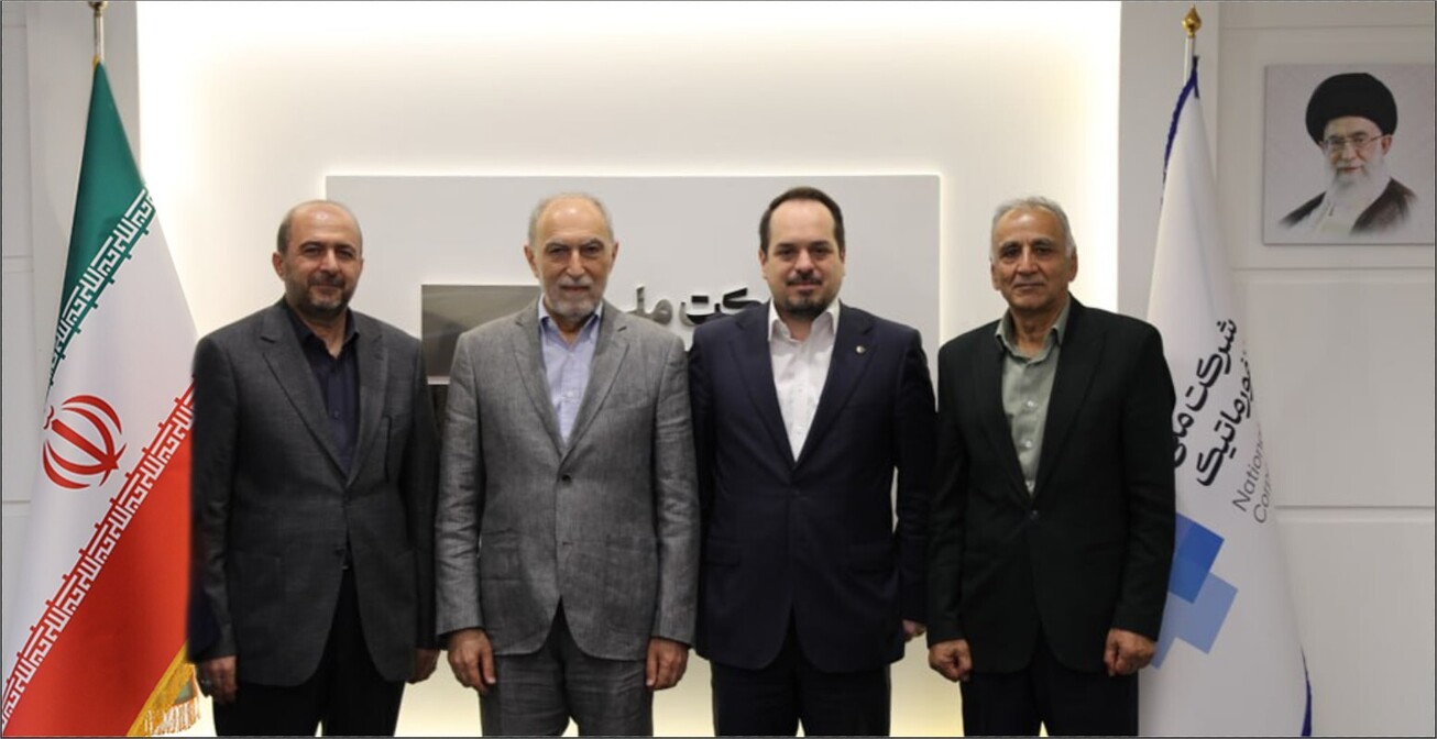 بنیان‌گذار گروه ملی انفورماتیک با اعضای هیأت‌مدیره دیدار کرد