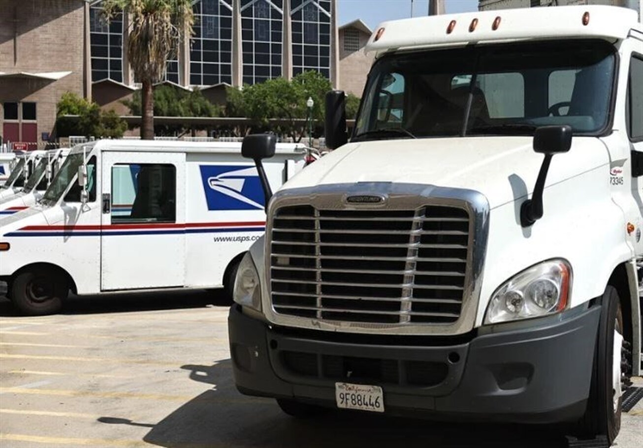 سقوط ۸۰ درصدی ارسال بسته‌های پستی به آمریکا پس از تصمیم جنجالی ترامپ