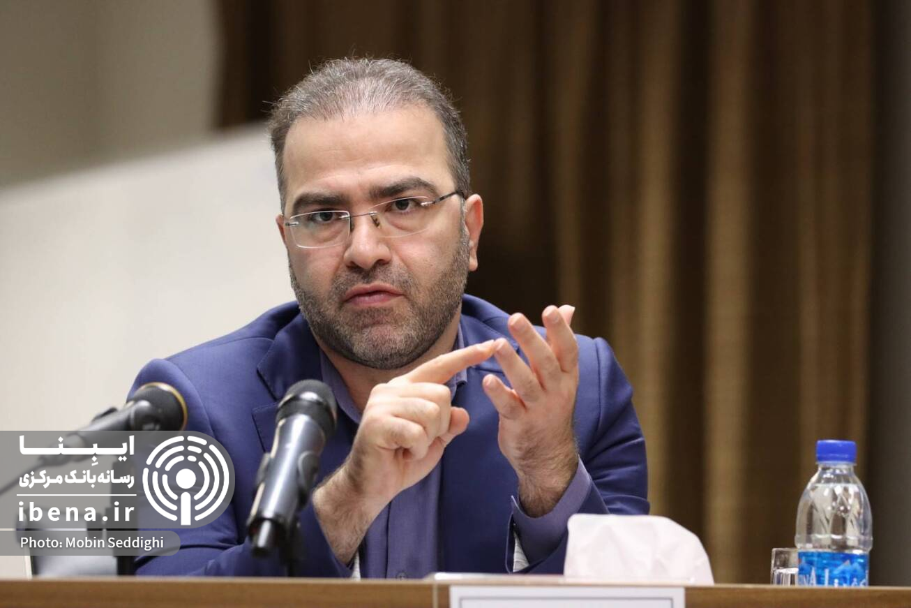 نظام ارزی تک‌نرخی در شرایط تحریم ممکن نیست/ کاهش ارزش پول ملی صادرات را افزایش نمی‌دهد