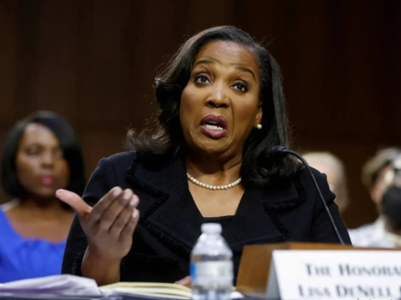 لیزا کوک دستور ترامپ برای برکناری وی را غیرقانونی خواند