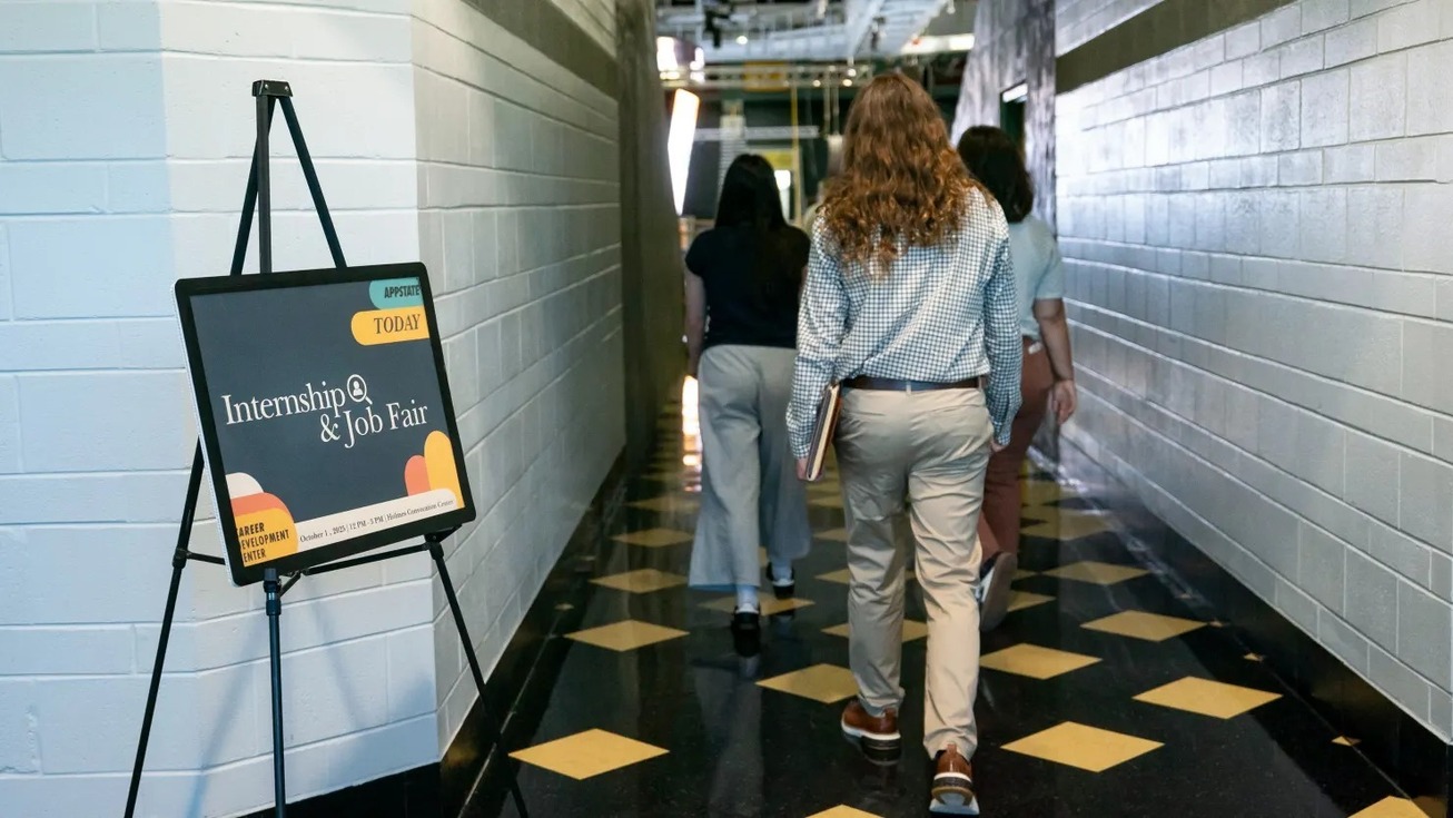 کاهش نرخ استخدام در آمریکا به پایین&zwnj;ترین سطح از سال ۲۰۰۹