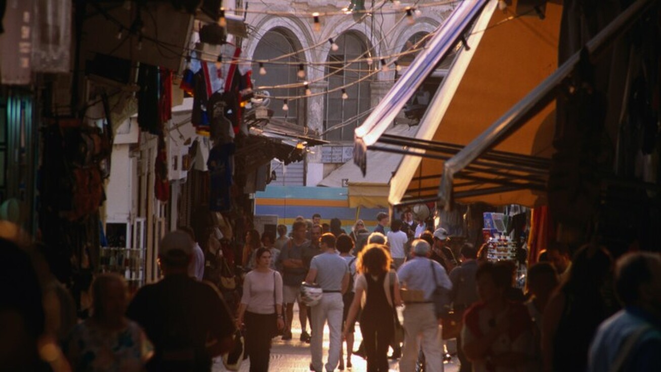 پارلمان یونان روز کاری را تا ۱۳ ساعت افزایش داد