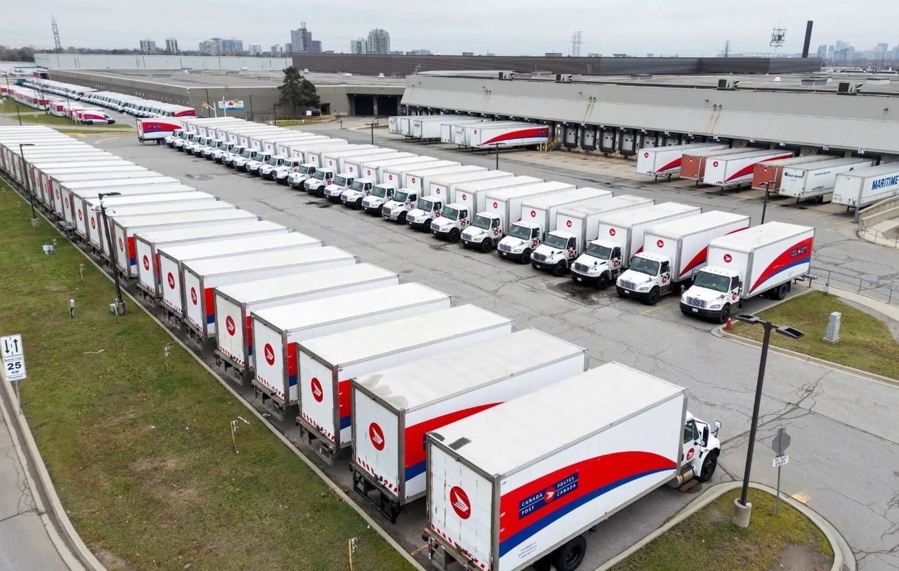 اعتصاب کارکنان پست کانادا پس از توقف خدمات درب به درب