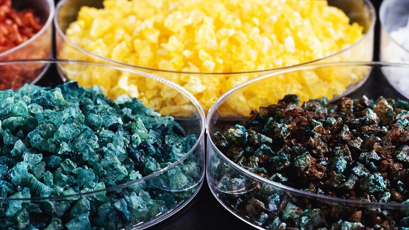 غرب در زمینه عناصر نادر خاکی یک دهه از چین عقب‌تر است