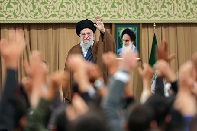 رهبر انقلاب: علت اختلاف جمهوری اسلامی و آمریکا شعار «مرگ بر آمریکا» نیست