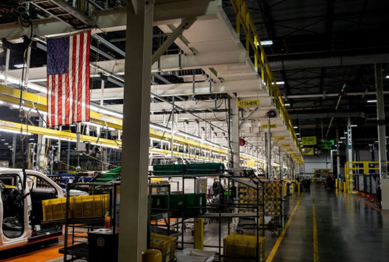 کاهش فعالیت‌های صنعتی در آمریکا برای هشتمین ماه متوالی