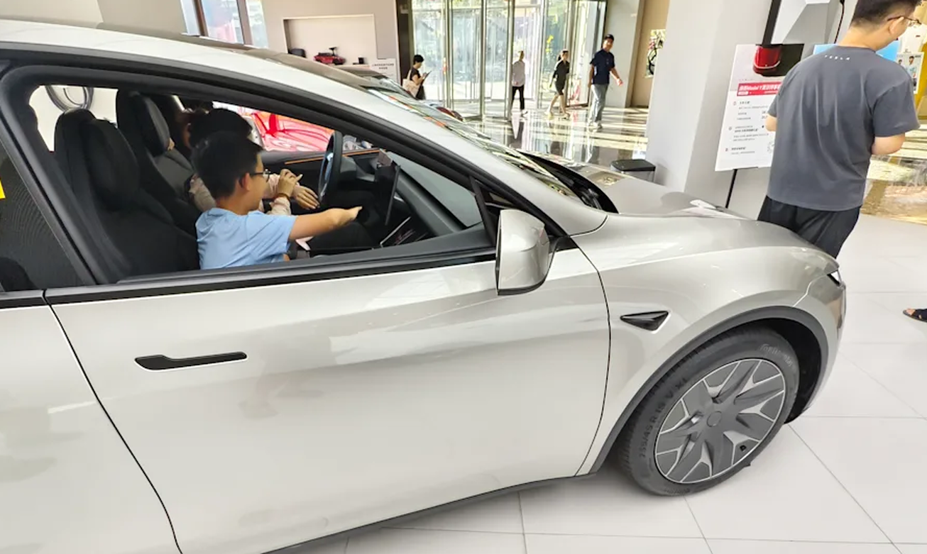 تسلا قطعات ساخت چین را کنار می‌گذارد