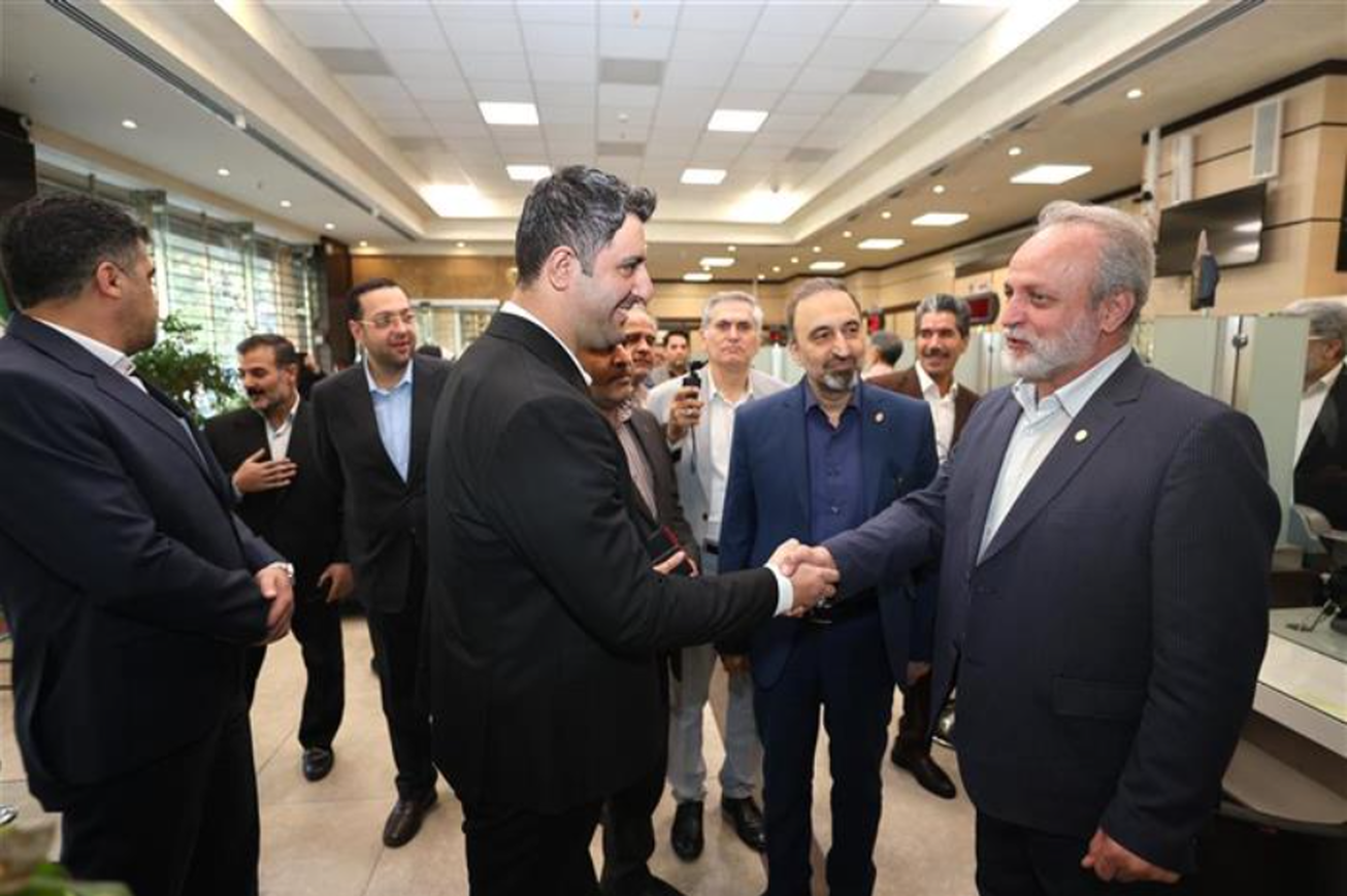 آغاز ارزش‌گذاری دارایی‌های بانک آینده برای تسویه بدهی‌ها  اولویت بانک مرکزی اصلاح بانک‌های ناتراز است