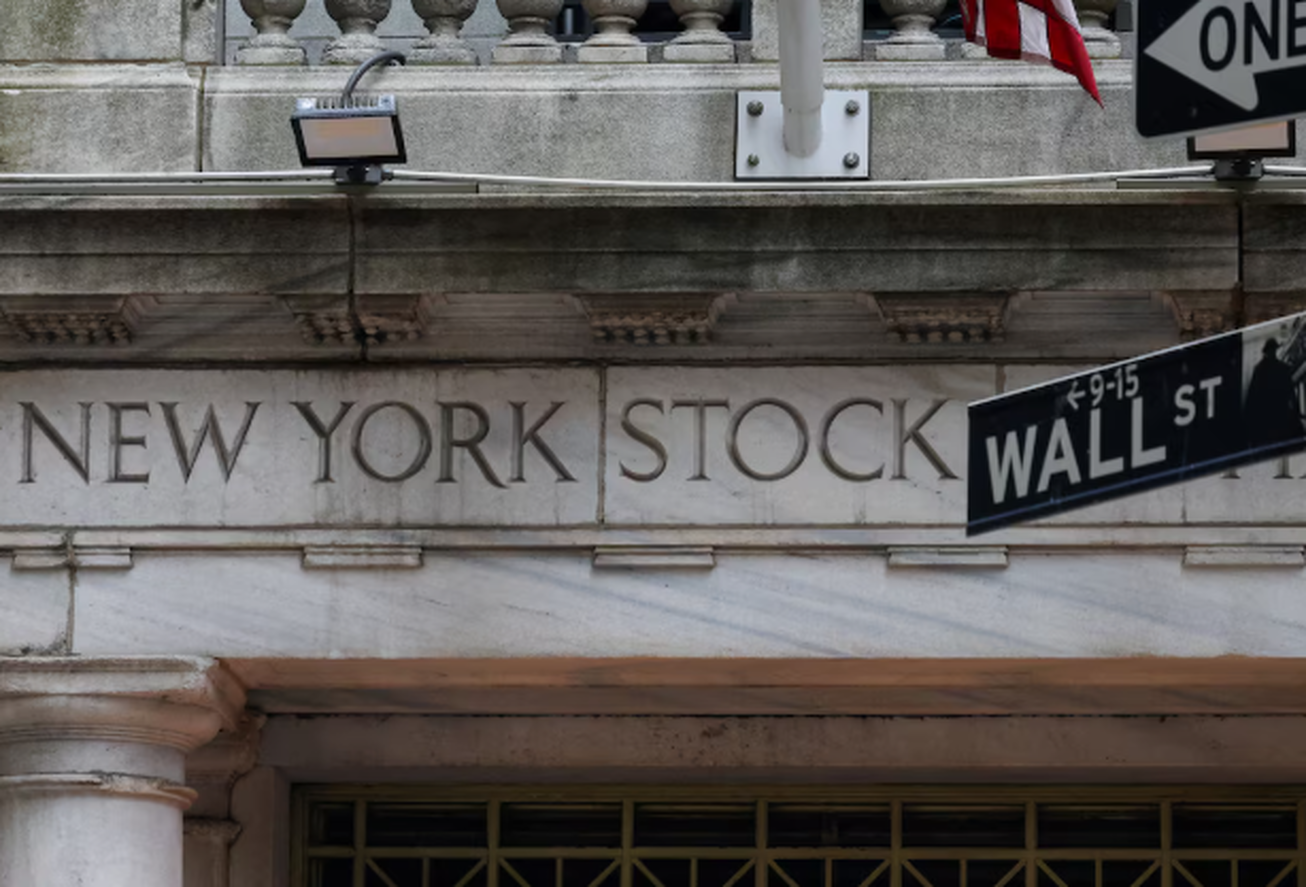 چشم‌انداز وال استریت در سایه چالش‌های اقتصادی و عدم قطعیت‌ها