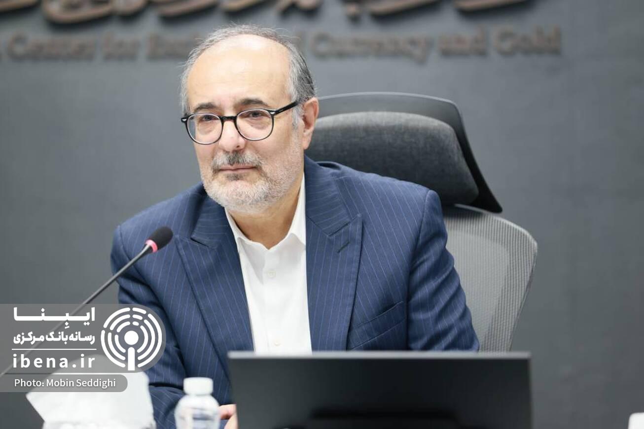 غضنفری: بانک مرکزی برای کنترل بازار به درآمد‌های ارزی مناسب نیاز دارد