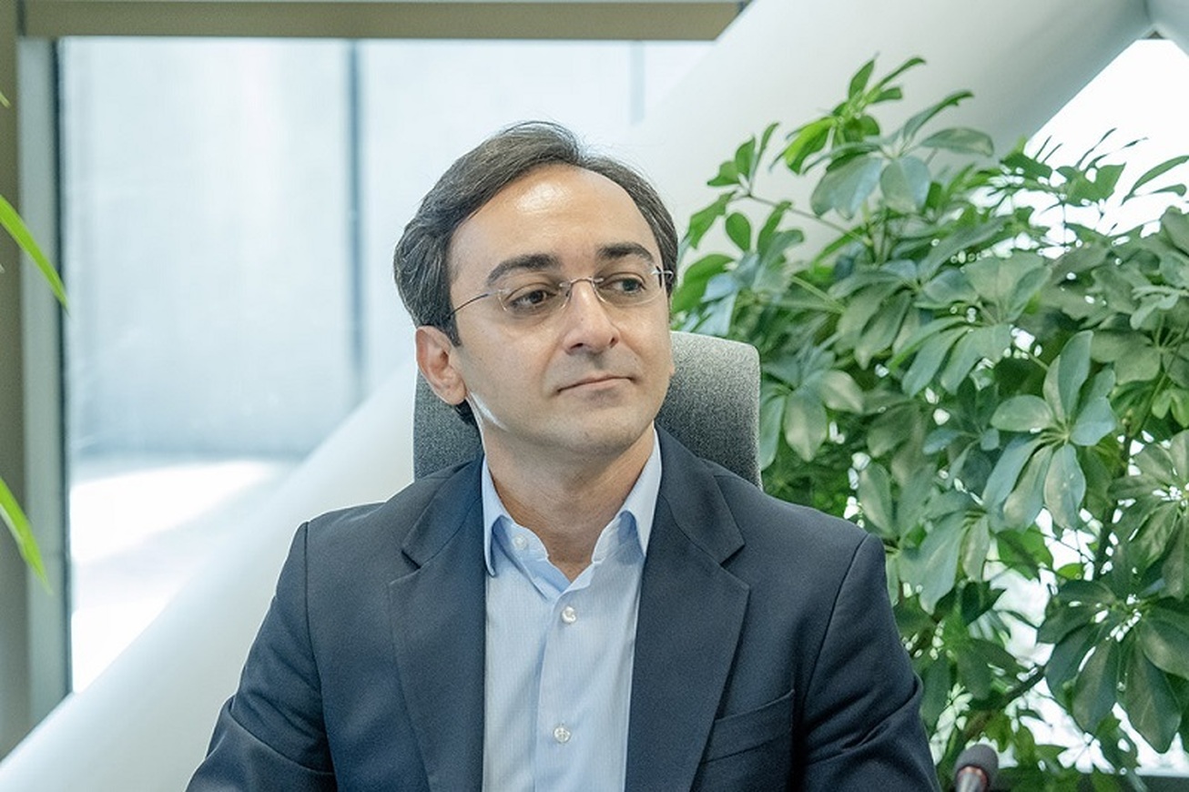 سیگنال های منفی و دلالان ارزی مهمترین عوامل نوسان بازار  ساختار نظارتی باید تقویت شود