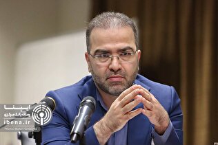 تخصیص ارز به سفارش‌های زیر ۱۰۰ هزار دلار در مرکز مبادله ایران کلید خورد/ برکناری مدیران شعب مشکوک به تراکنش‌های پولشویی و اخلال در بازار ارز و طلا