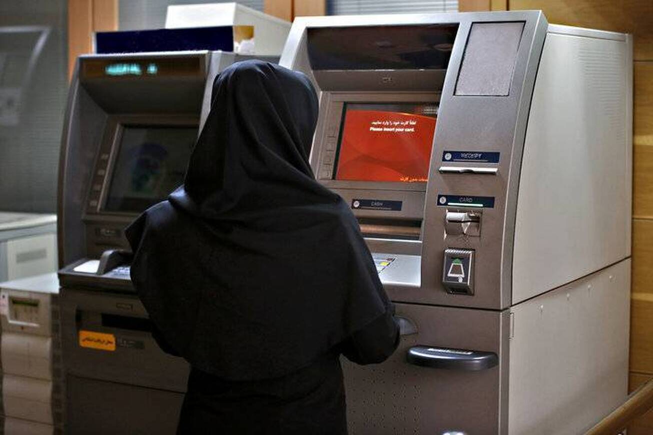 کارکنان شبکه بانکی و پرداخت، قهرمانان بی&zwnj;ادعا در شرایط جنگ و بحران