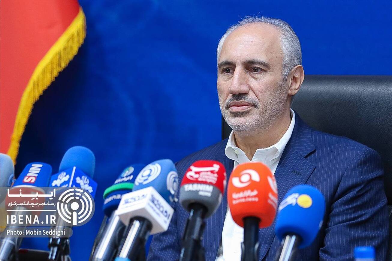 در ایام جنگ هیچ کمبودی در تأمین کالا&zwnj;های اساسی گزارش نشد