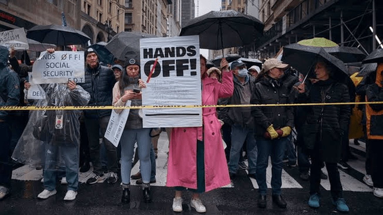 پیامد&zwnj;های جنگ با ایران در زندگی روزمرۀ آمریکایی&zwnj;ها نمایان شد