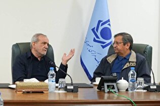 بازدید و نظارت ستادی پزشکیان از بانک‌مرکزی