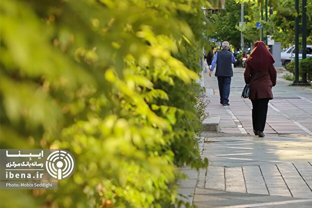 حال و هوای تهران در اول اردیبهشت / گزارش تصویری