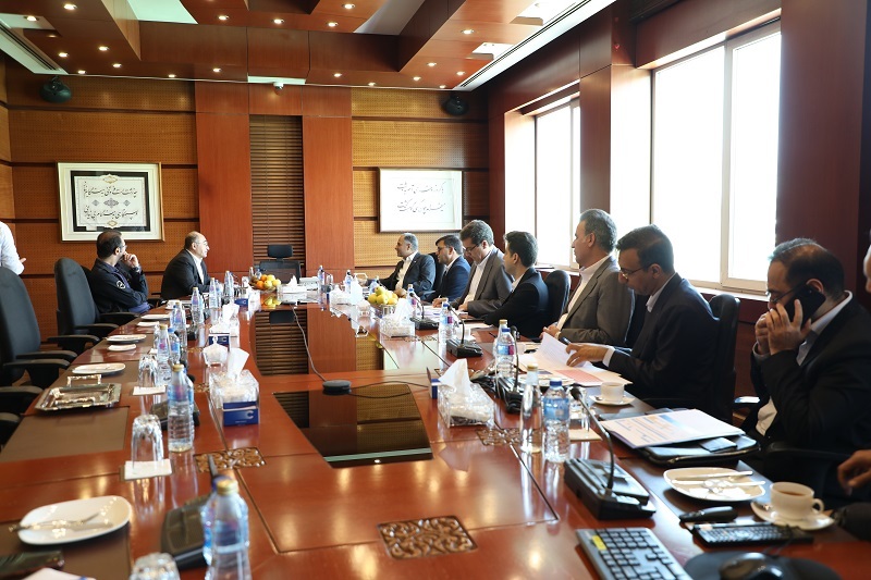 دکتر اخلاقی: بانک تجارت در کنار صنعت خودروسازی کشور ایستاده است