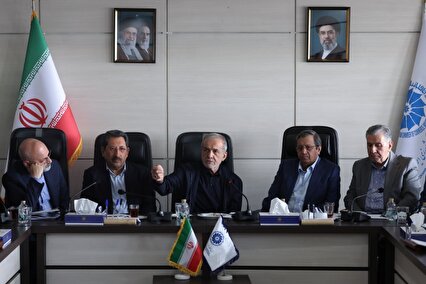 اتاق بازرگانی پیشگام جبهه اقتصادی است/ توسعه صادرات غیرنفتی با استفاده از بازار‌های منطقه‌ای و بین‌المللی